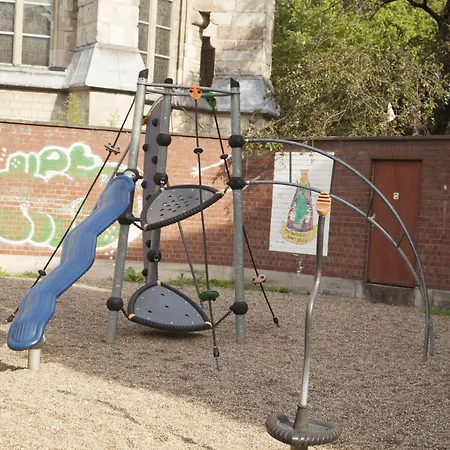 מלון A&o Hauptbahnhof 2*