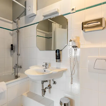 Hotel A&o Hauptbahnhof 2*